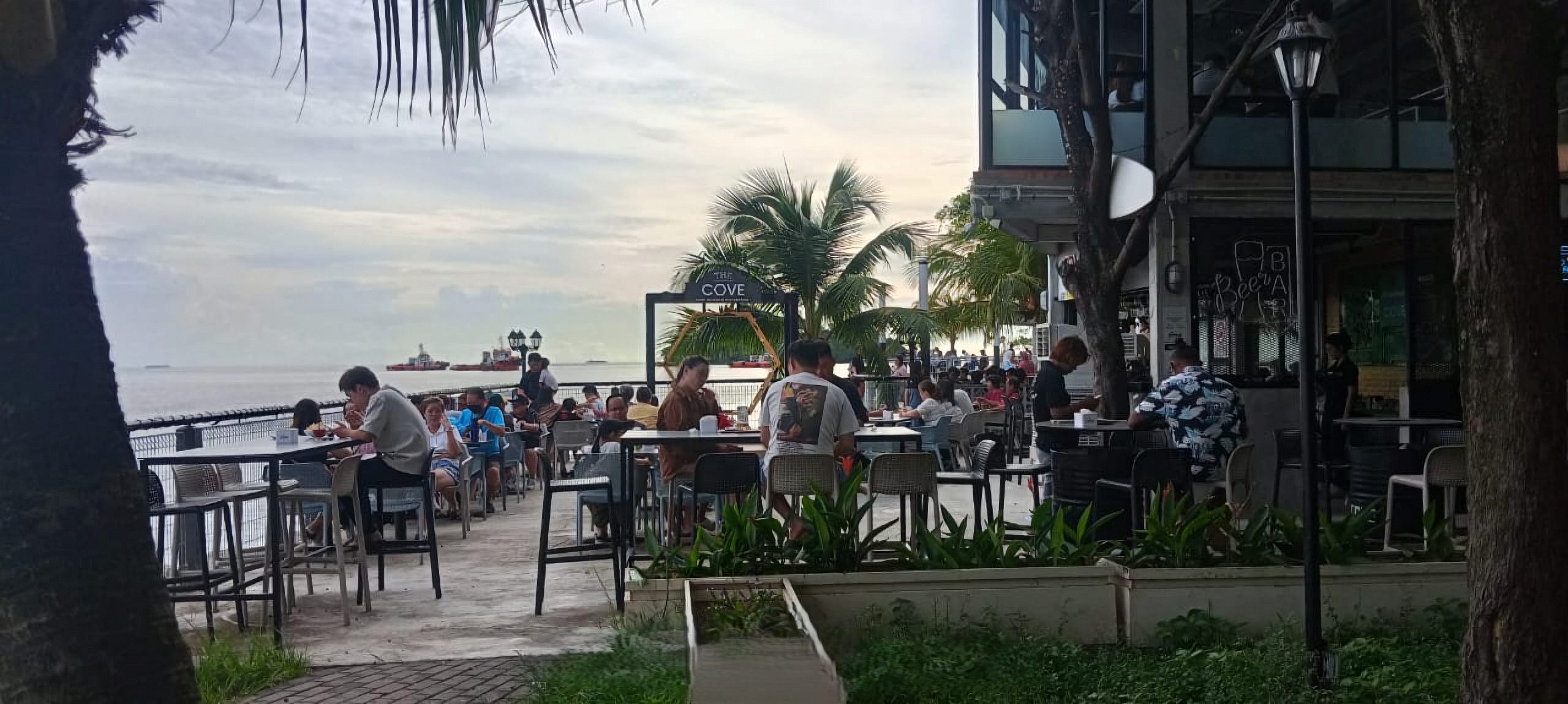 Dining options at PD Waterfront