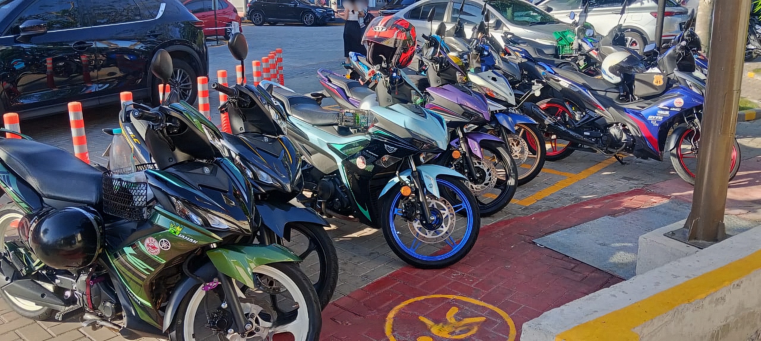 Motorbike enthusiasts at PD Waterfront