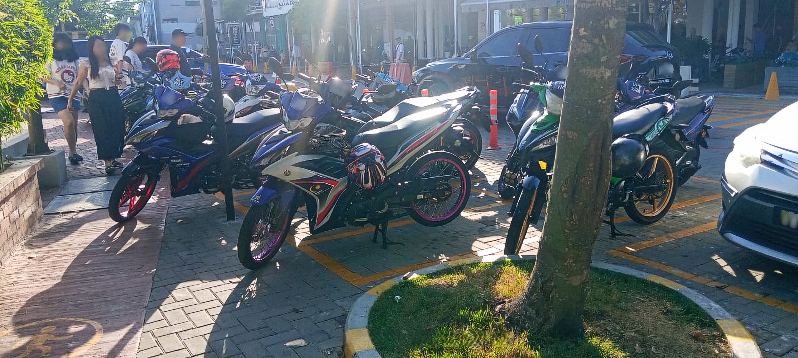 Motorbike enthusiasts at PD Waterfront