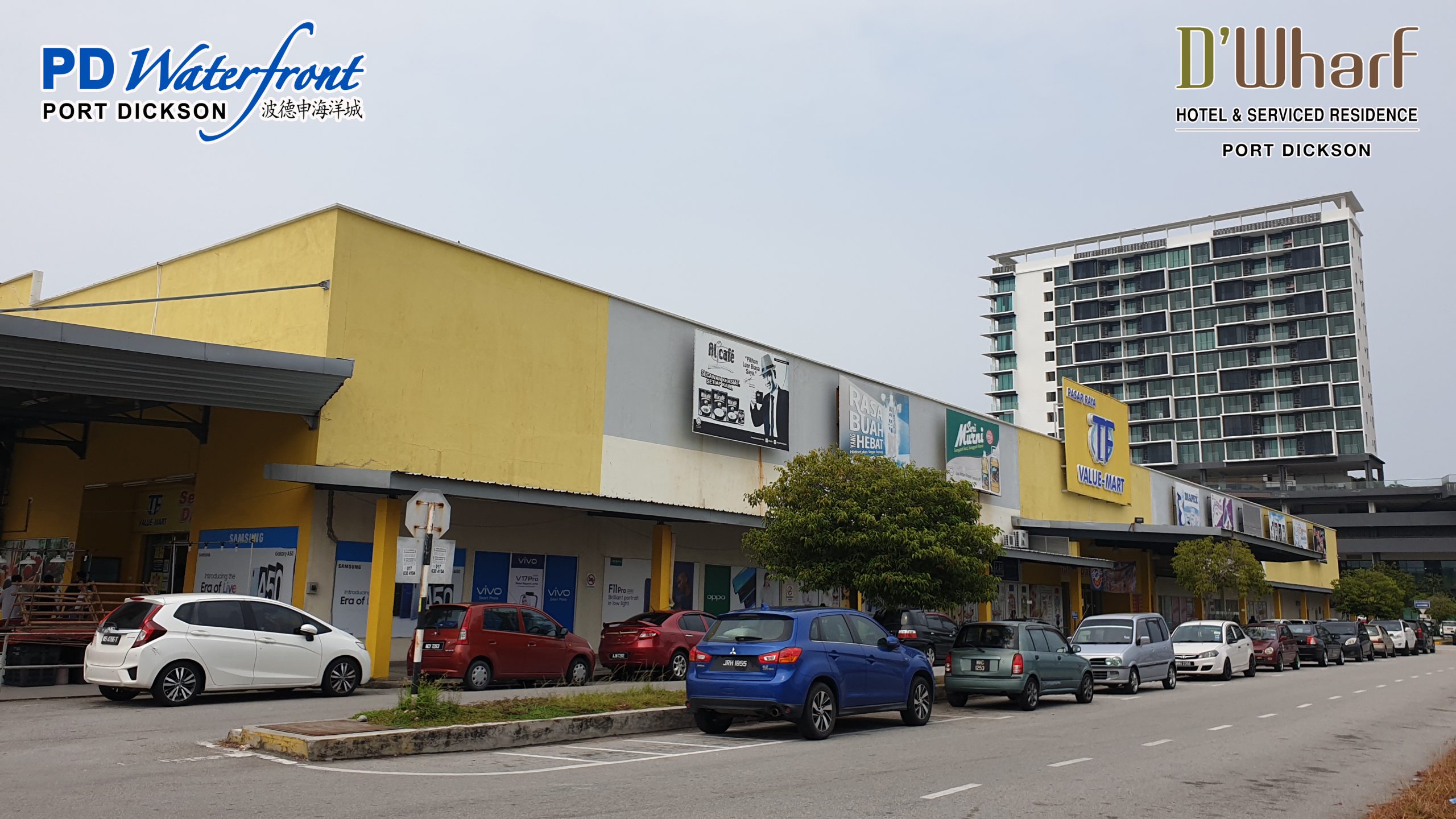Shopping outlets at PD Waterfront