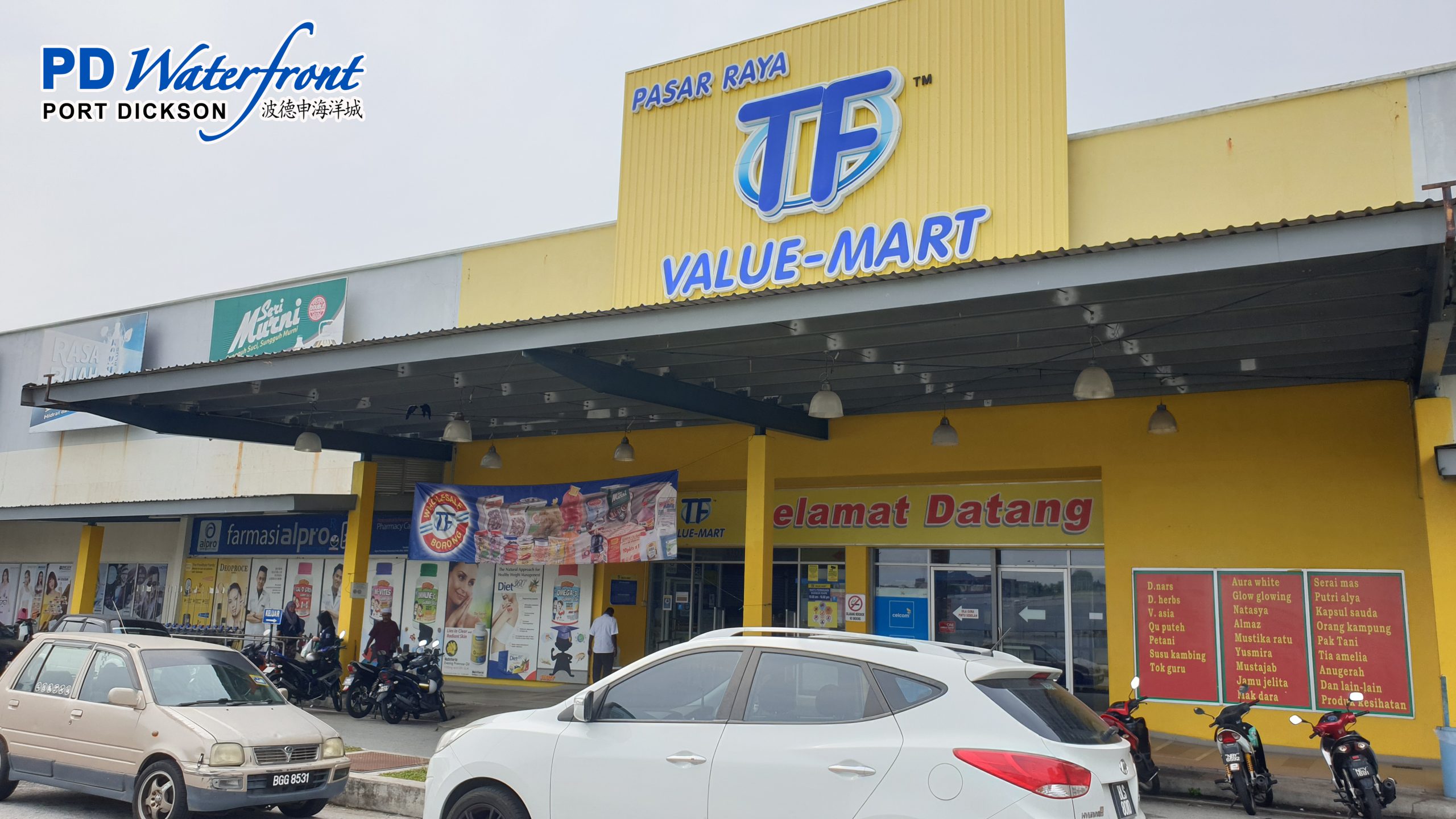 Shopping outlets at PD Waterfront