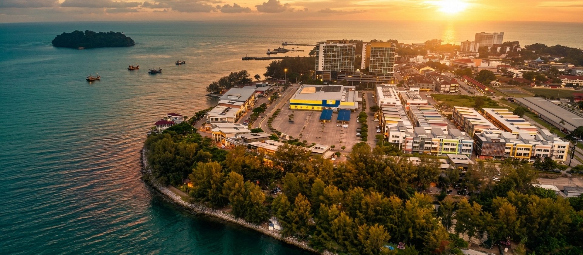 PD Waterfront esplanade and seafront shops